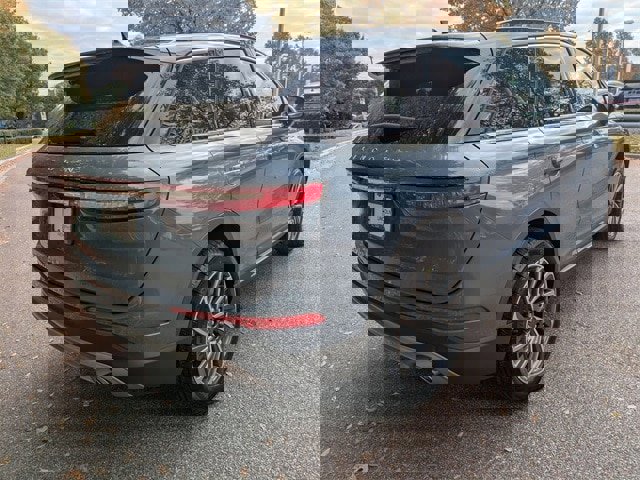 New 2026 Lincoln Corsair Reserve image 3