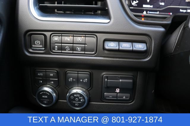 Used 2023 GMC Yukon XL AT4 w/ AT4 Premium Plus Package AWD/4WD image 27