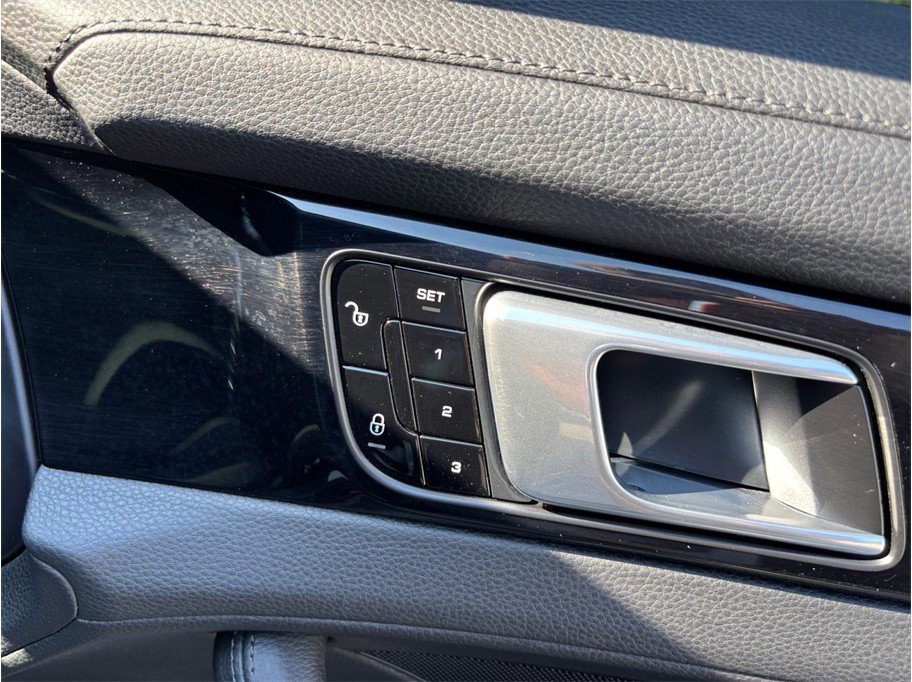 Used 2018 Porsche Panamera 4S image 49