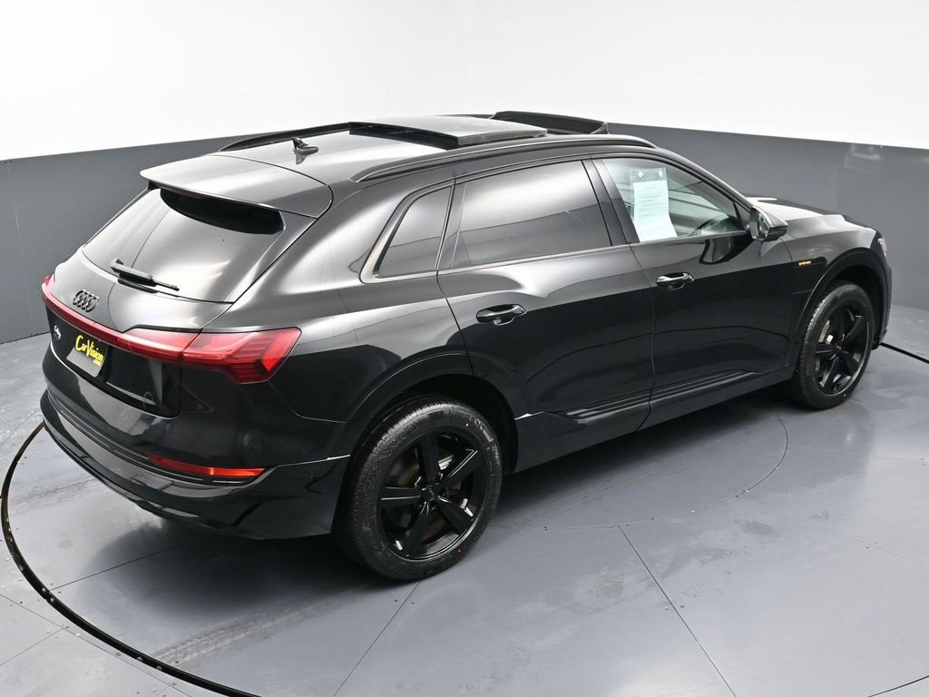 Used 2019 Audi e-tron Prestige w/ Prestige Package image 44