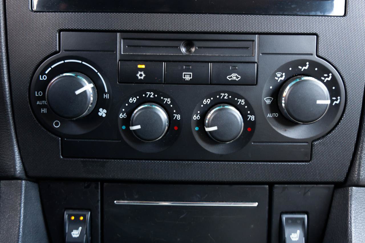 Used 2006 Dodge Magnum R/T w/ Convenience Group II RWD image 32