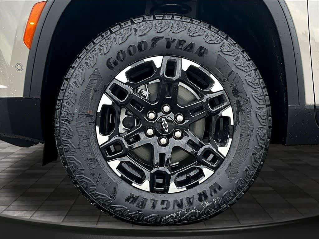 New 2027 Chevrolet Traverse Z71 w/ Enhanced Driving Package AWD/4WD image 37