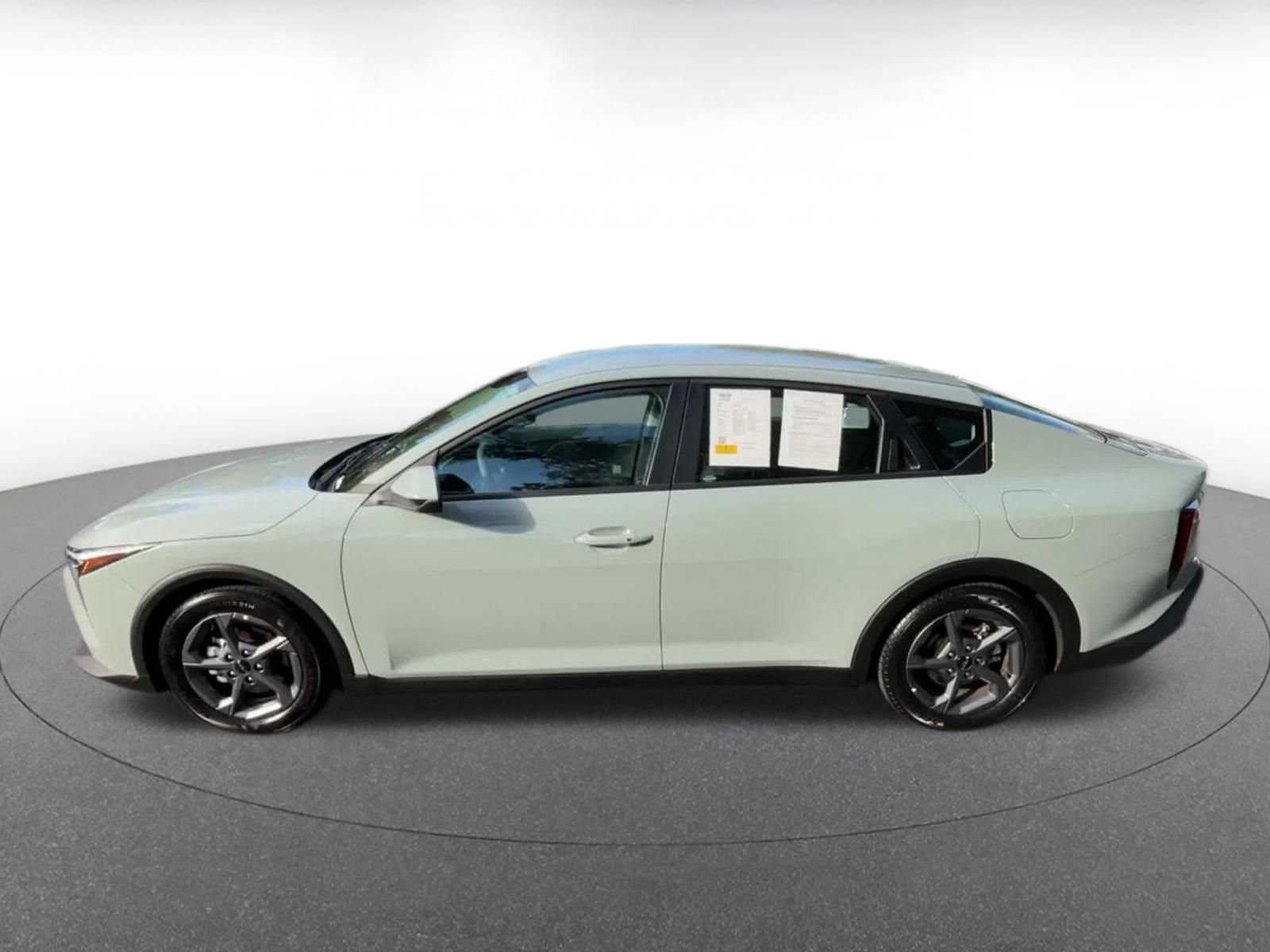 Used 2026 Kia K4 FWD image 8