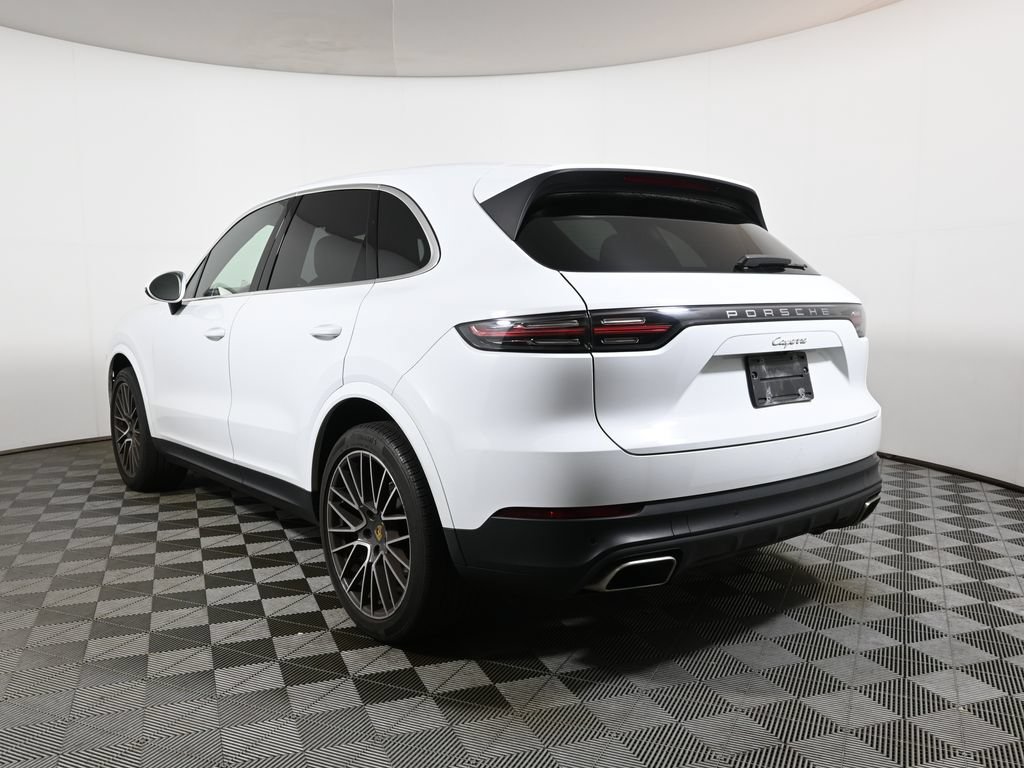 Used 2023 Porsche Cayenne AWD/4WD image 3