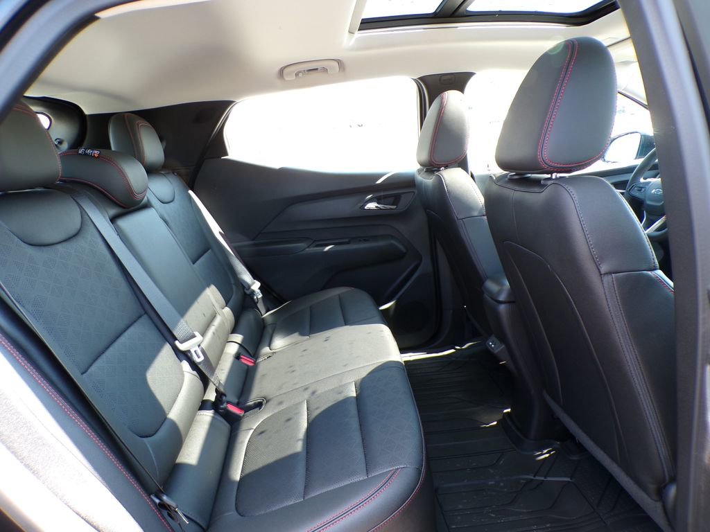 New 2027 Chevrolet Bolt RS w/ Technology Package FWD image 18