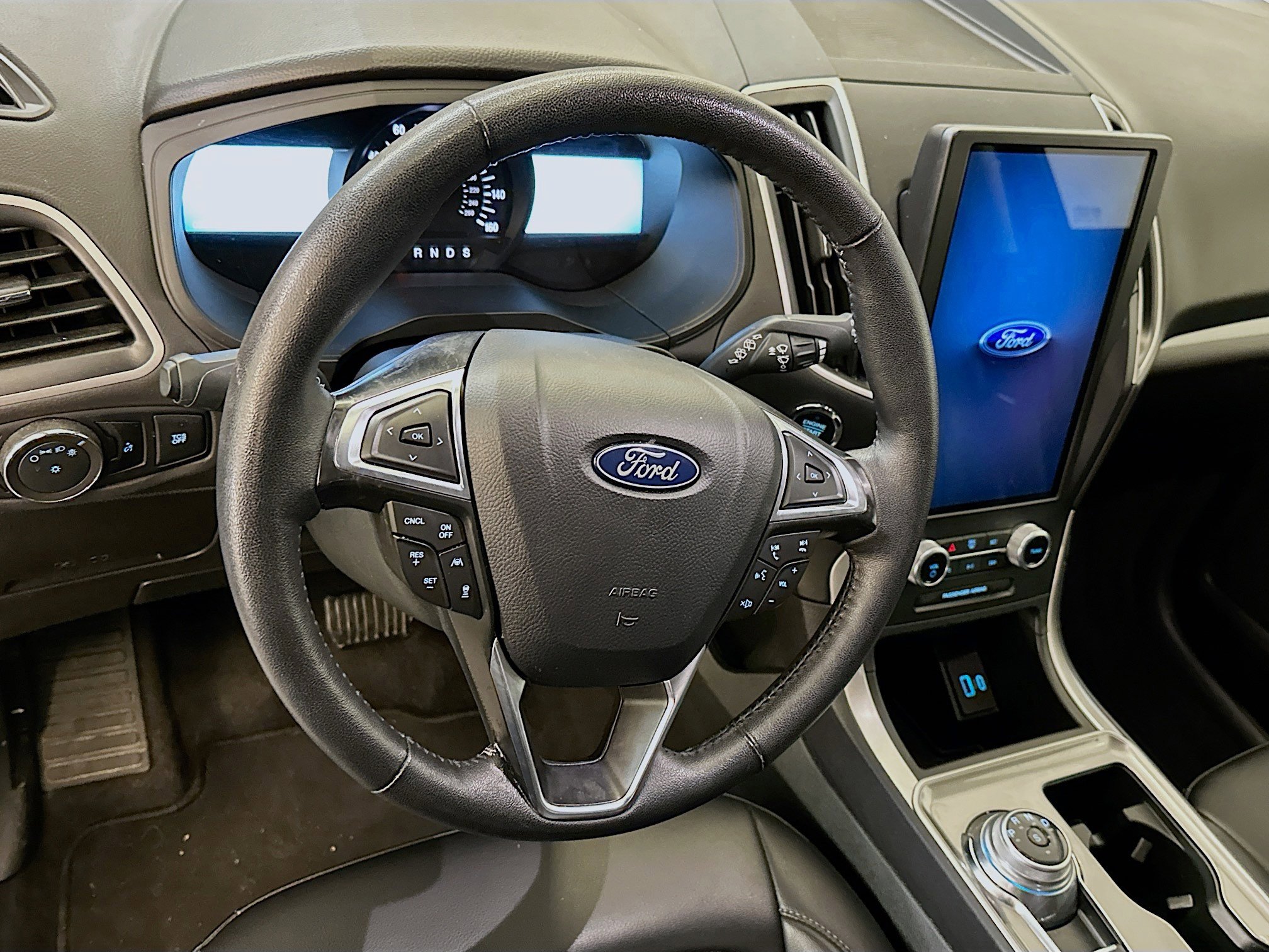 Used 2024 Ford Edge SEL image 18