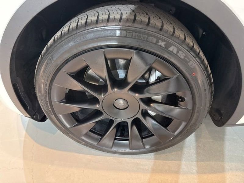 Used 2023 Tesla Model Y Long Range image 6