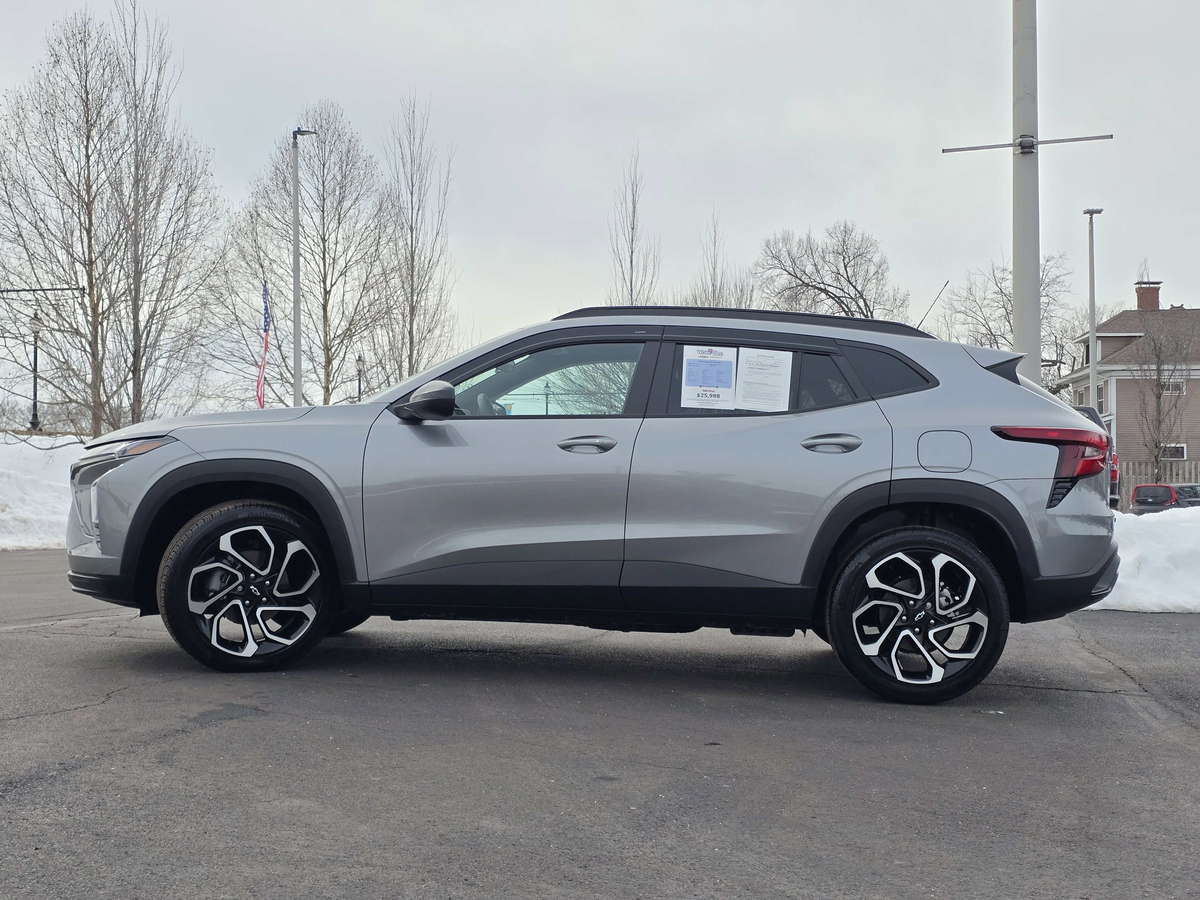 Used 2025 Chevrolet Trax RS w/ Sunroof Package image 20