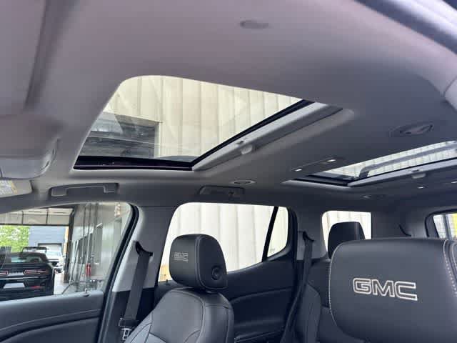 Used 2019 GMC Acadia SLT w/ Black Edition AWD/4WD image 8