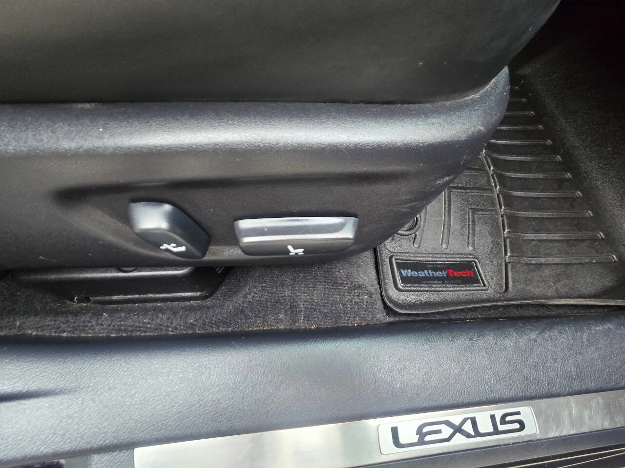 Used 2014 Lexus CT 200h Base 4dr Hatchback image 35