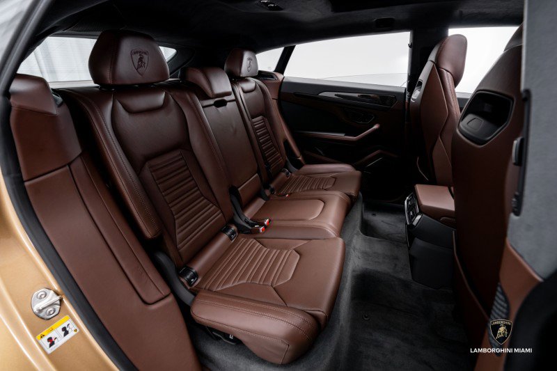 Used 2025 Lamborghini Urus SE image 54