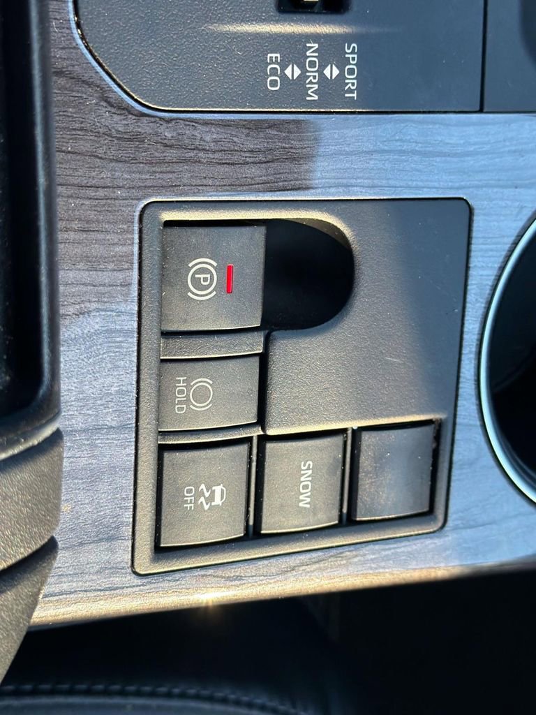 Used 2023 Toyota Highlander Platinum image 20