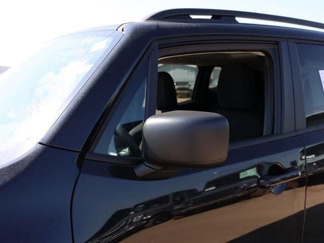 Used 2023 Jeep Renegade Latitude w/ Sun & Fun Group image 12