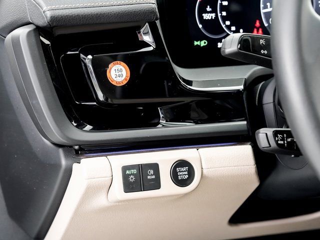 Certified 2025 Porsche Panamera 4 image 12