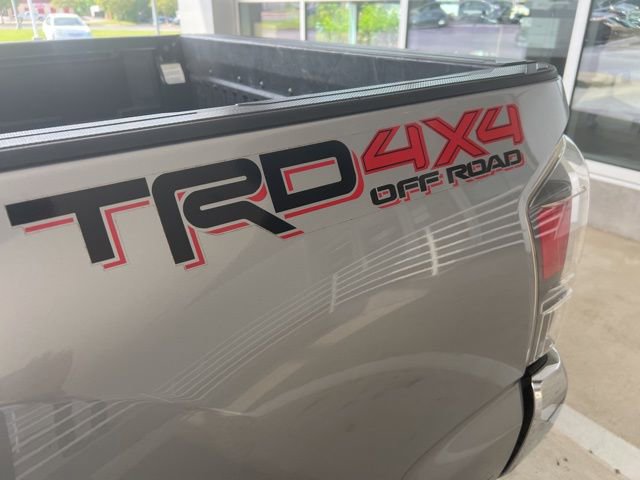 Used 2020 Toyota Tacoma TRD Off-Road AWD/4WD image 17
