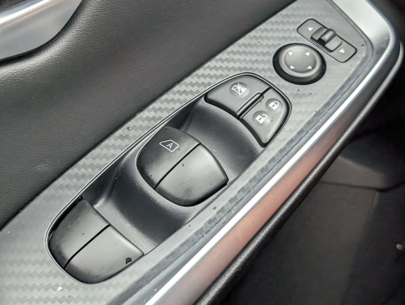 Used 2025 Nissan Sentra SR w/ SR Premium Package FWD image 21