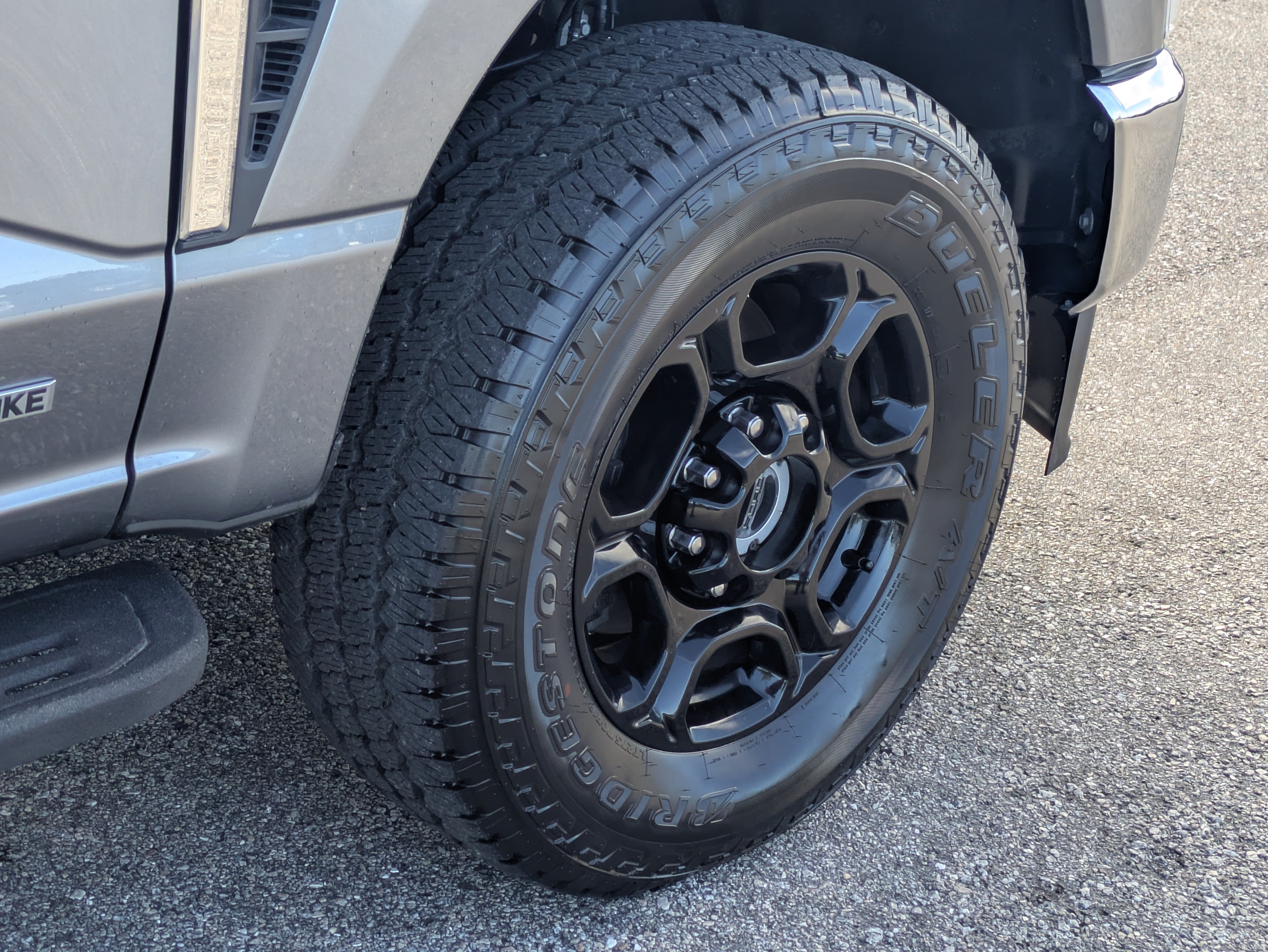 Used 2025 Ford F250 XLT w/ FX4 Off-Road Package AWD/4WD image 13