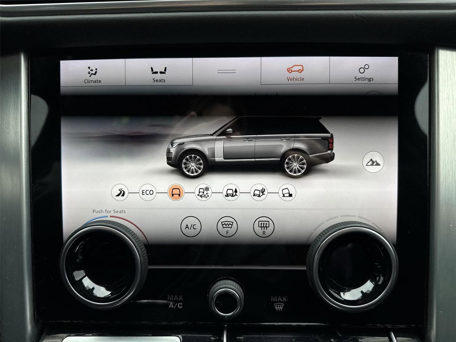 Used 2019 Land Rover Range Rover Supercharged AWD/4WD image 19