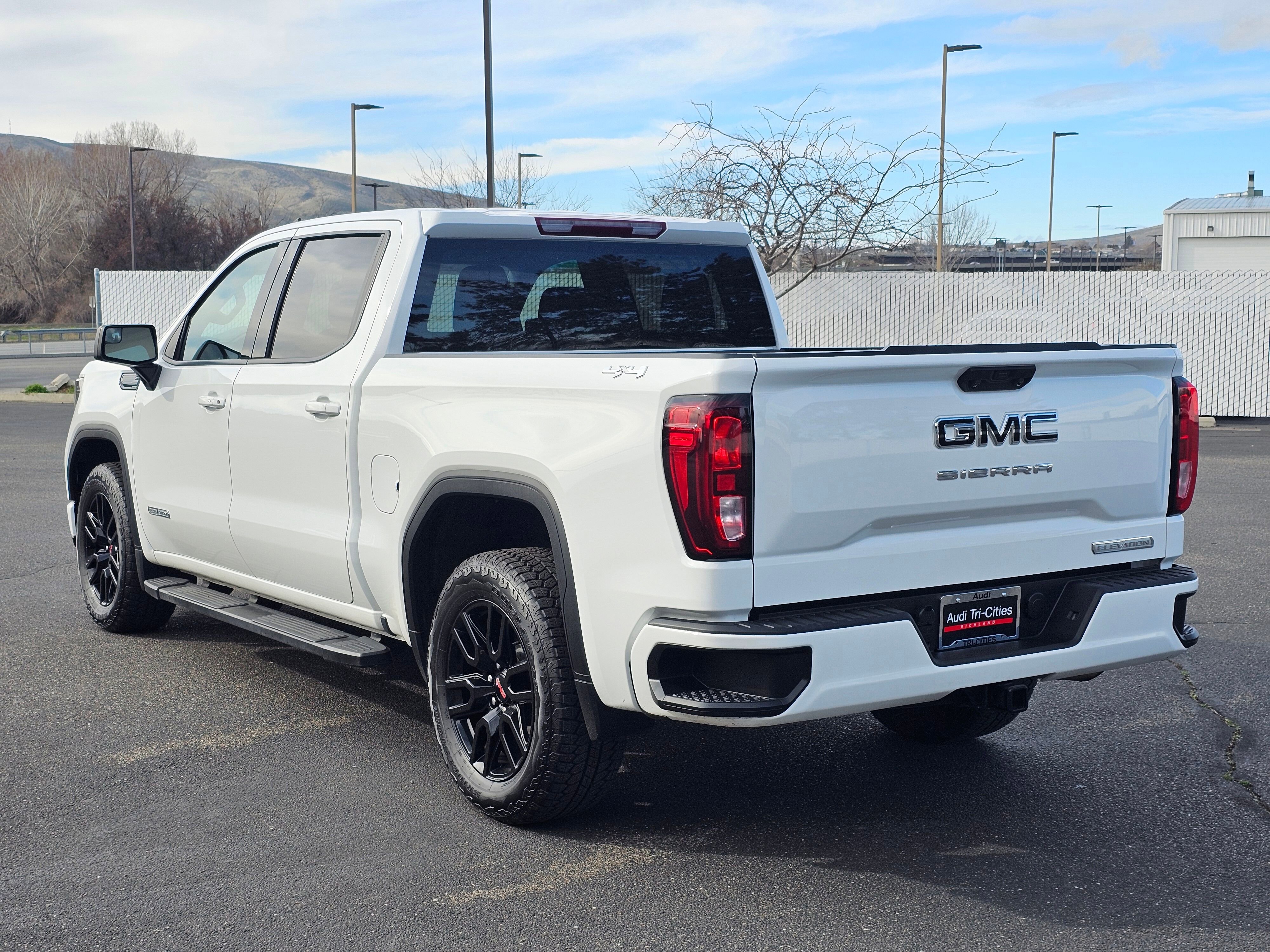 Used 2024 GMC Sierra 1500 Elevation w/ LPO, Elevation Black Package image 35
