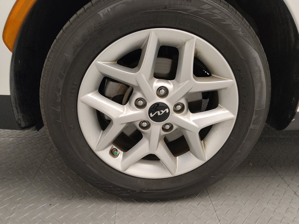 Used 2023 Kia Soul LX w/ LX Technology Package image 31