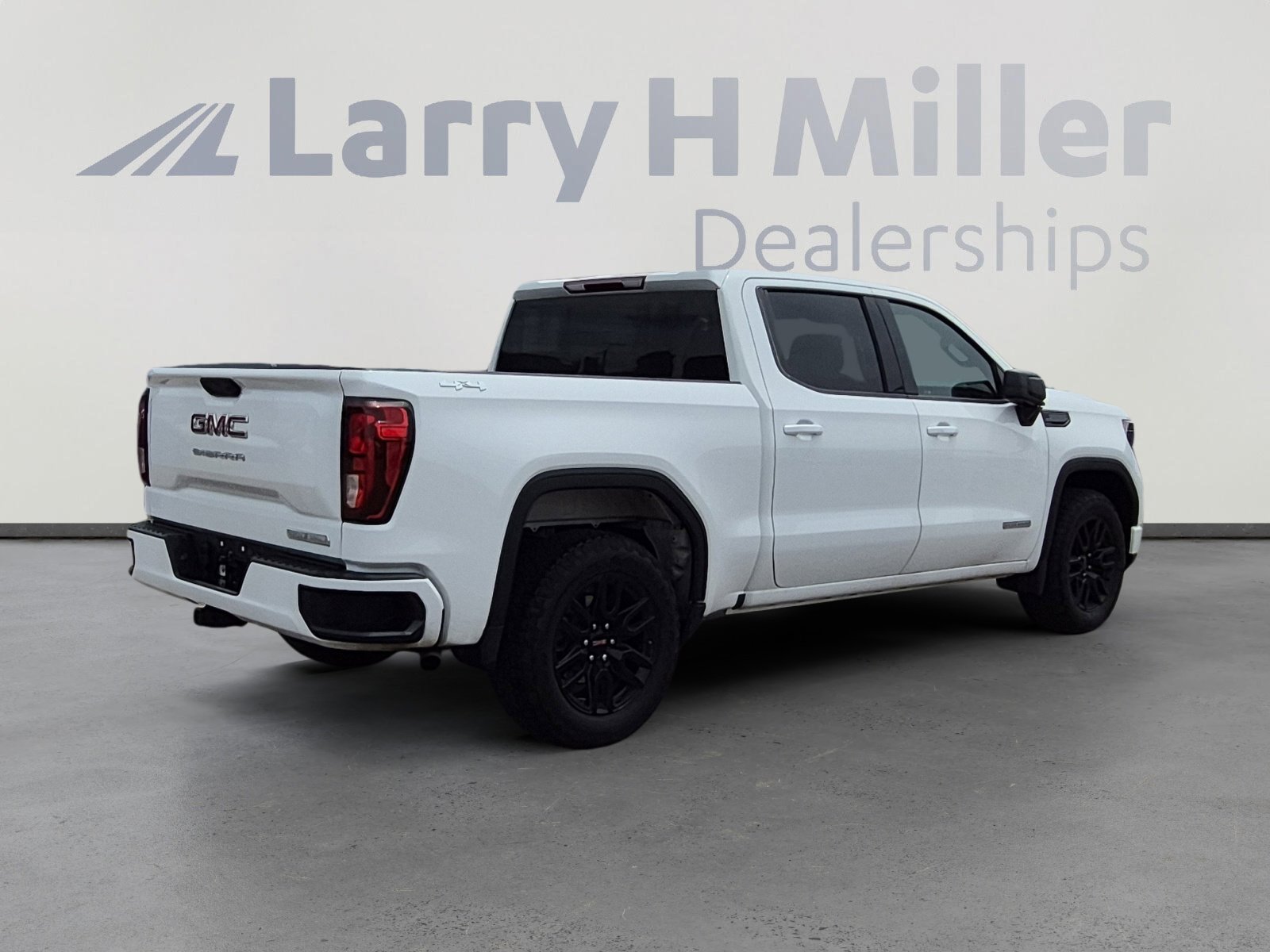 Used 2023 GMC Sierra 1500 Elevation AWD/4WD image 5