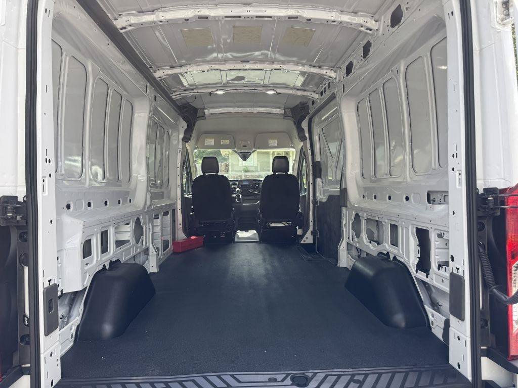 Used 2025 Ford Transit 250 148 Medium Roof RWD image 5