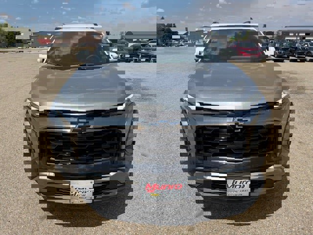 New 2025 Chevrolet Equinox ACTIV w/ Convenience Package III image 2