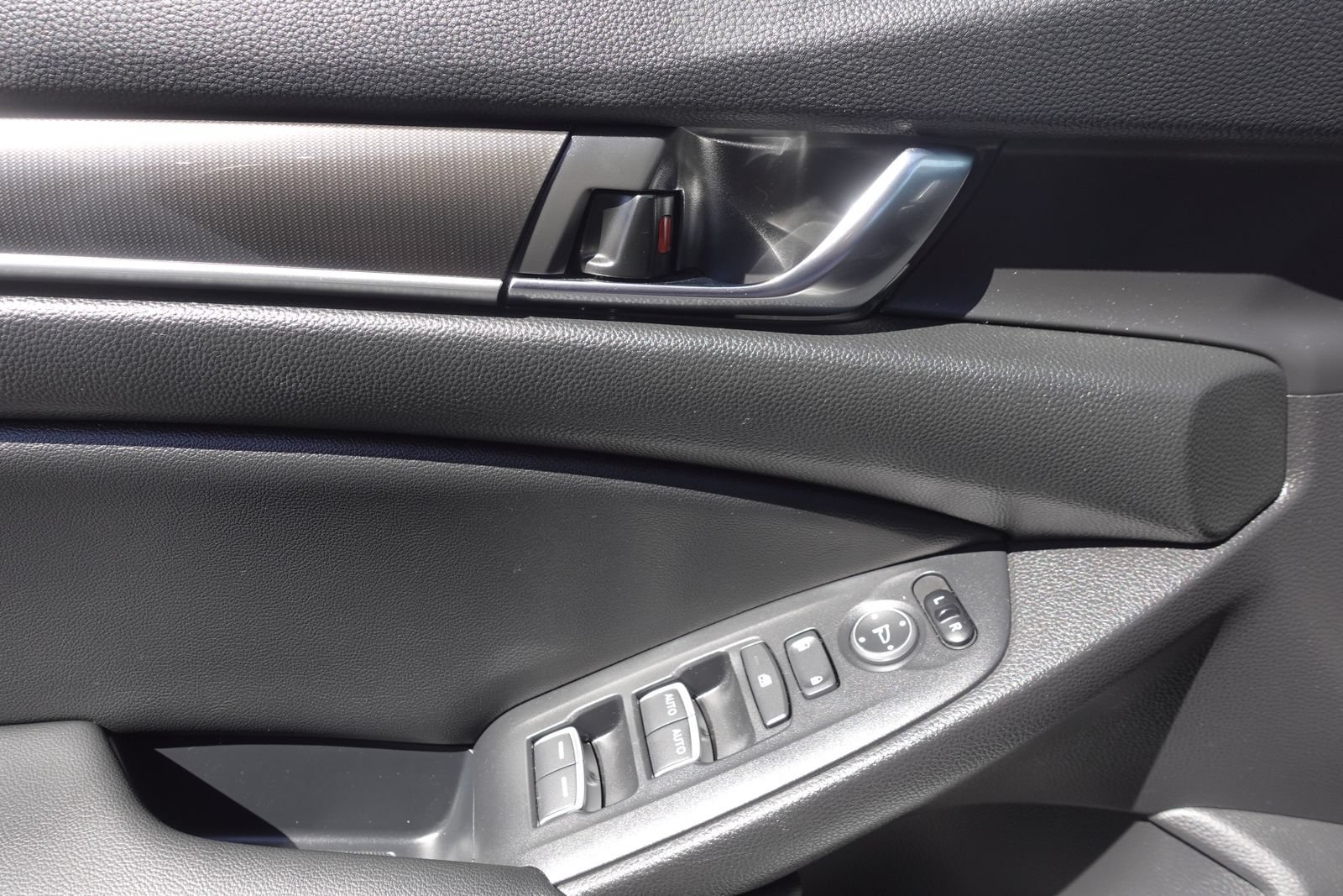 Used 2022 Honda Accord Sport image 15
