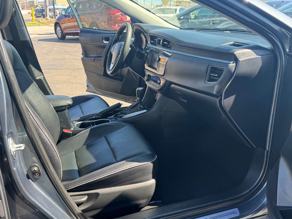 Used 2016 Toyota Corolla LE Premium FWD image 18