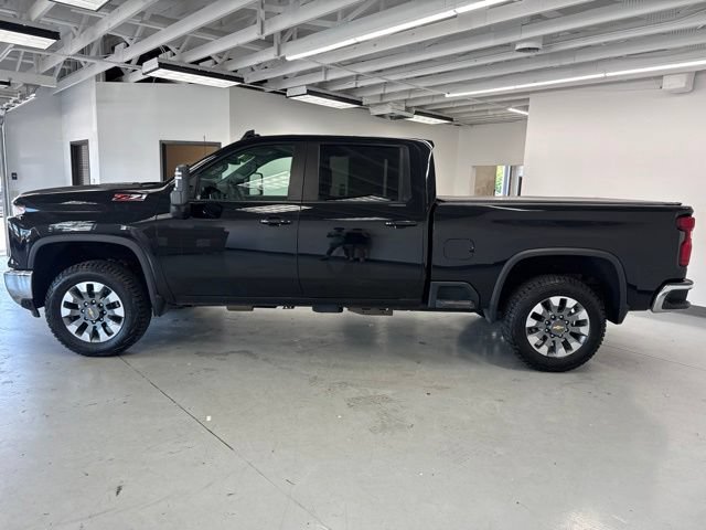 Used 2024 Chevrolet Silverado 2500 LT w/ All Star Edition AWD/4WD image 9