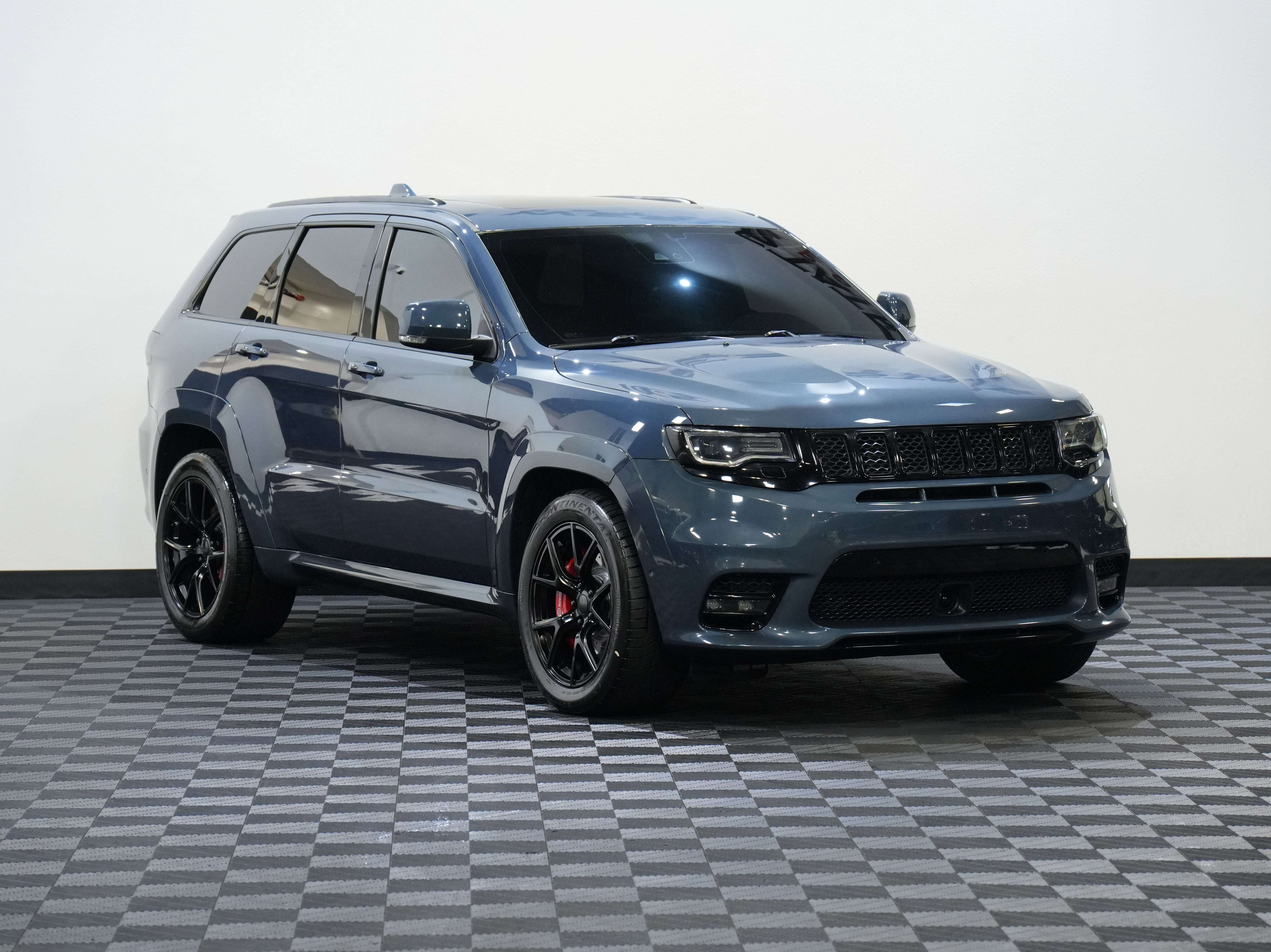 Used 2019 Jeep Grand Cherokee SRT w/ Trailer Tow Group IV AWD/4WD image 5