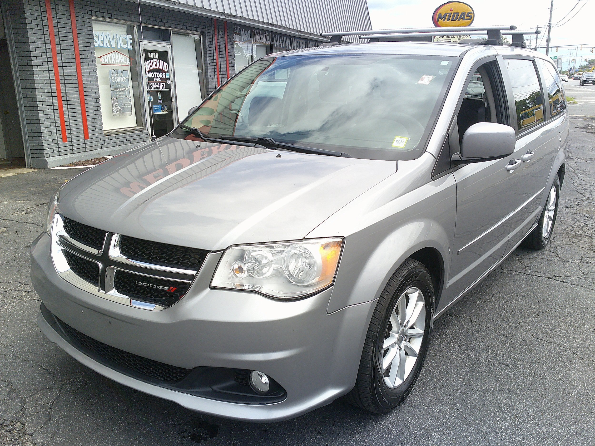 Used 2016 Dodge Grand Caravan SXT FWD image 16