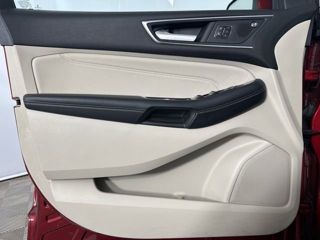 Used 2019 Ford Edge Titanium w/ Equipment Group 301A FWD image 23