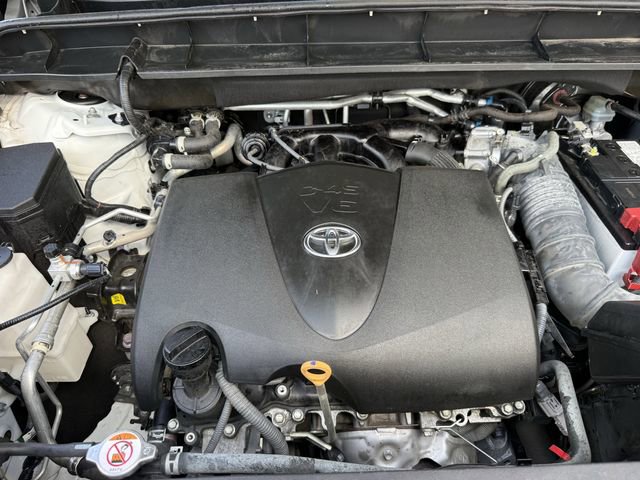 Used 2022 Toyota Highlander LE image 36