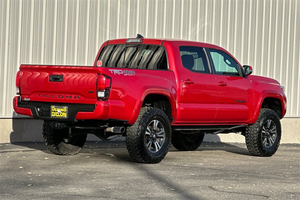 Used 2019 Toyota Tacoma TRD Sport image 5