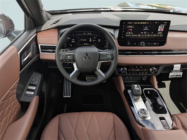 New 2025 Mitsubishi Outlander SEL image 14