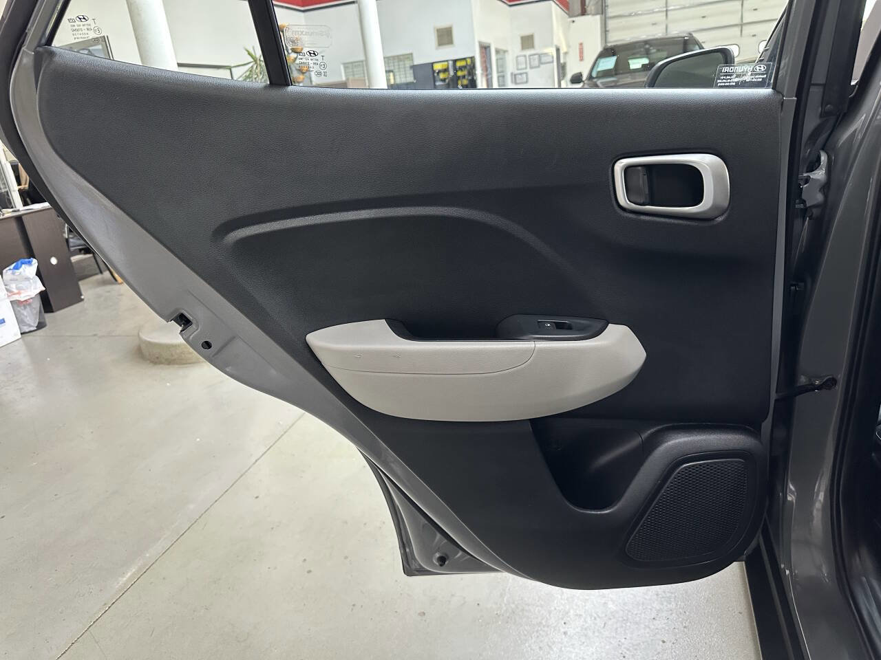 Used 2022 Hyundai Venue SEL w/ Cargo Package image 12