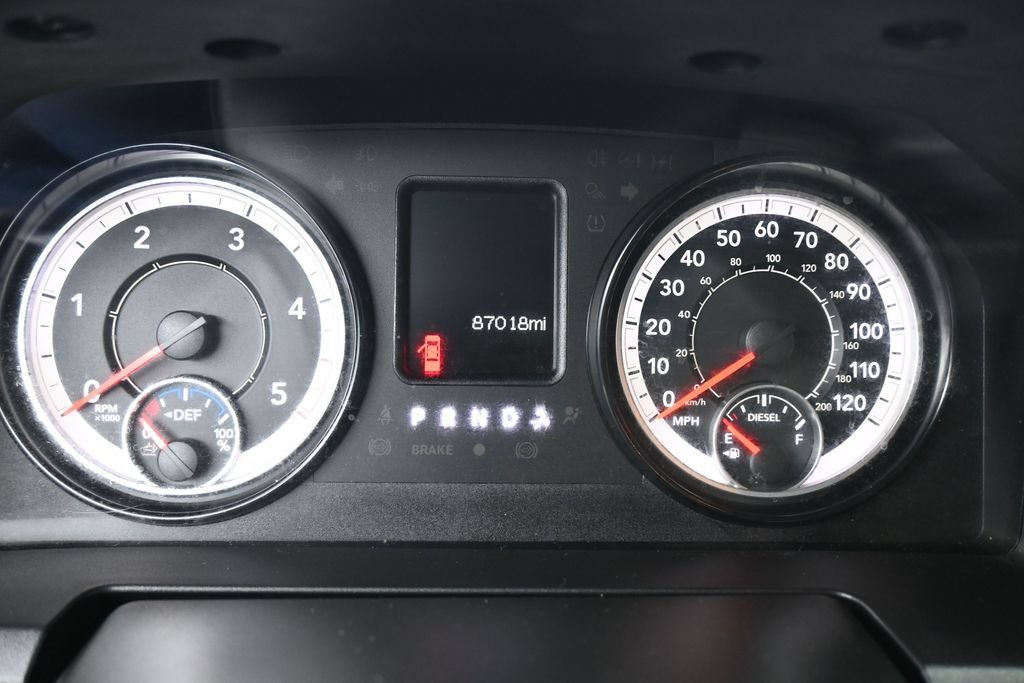 Used 2018 RAM 1500 Tradesman w/ Chrome Appearance Group AWD/4WD image 14