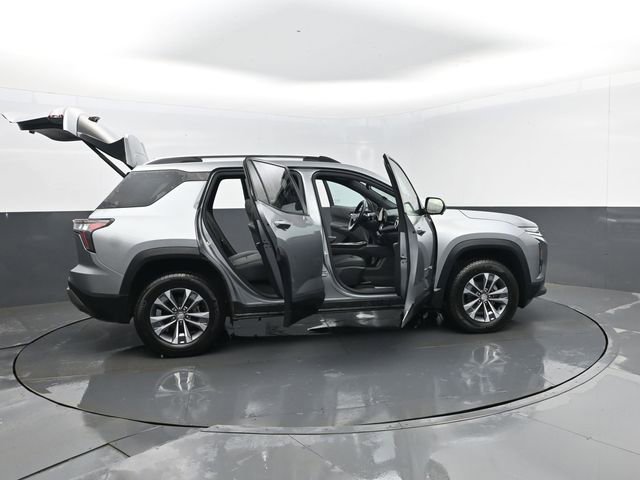 Used 2025 Chevrolet Equinox LT w/ Convenience Package II image 31