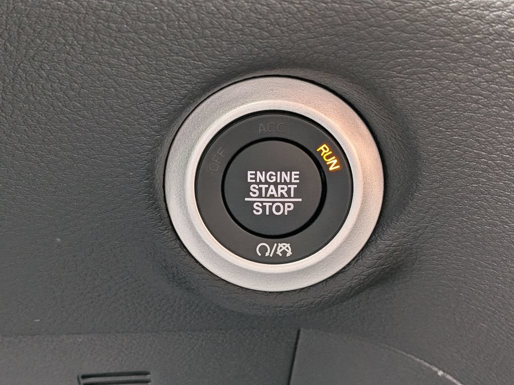 New 2027 Chrysler Pacifica Limited AWD/4WD image 17