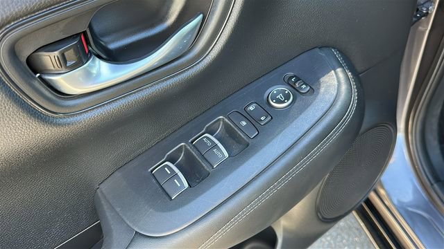 Used 2023 Honda HR-V EX-L image 10