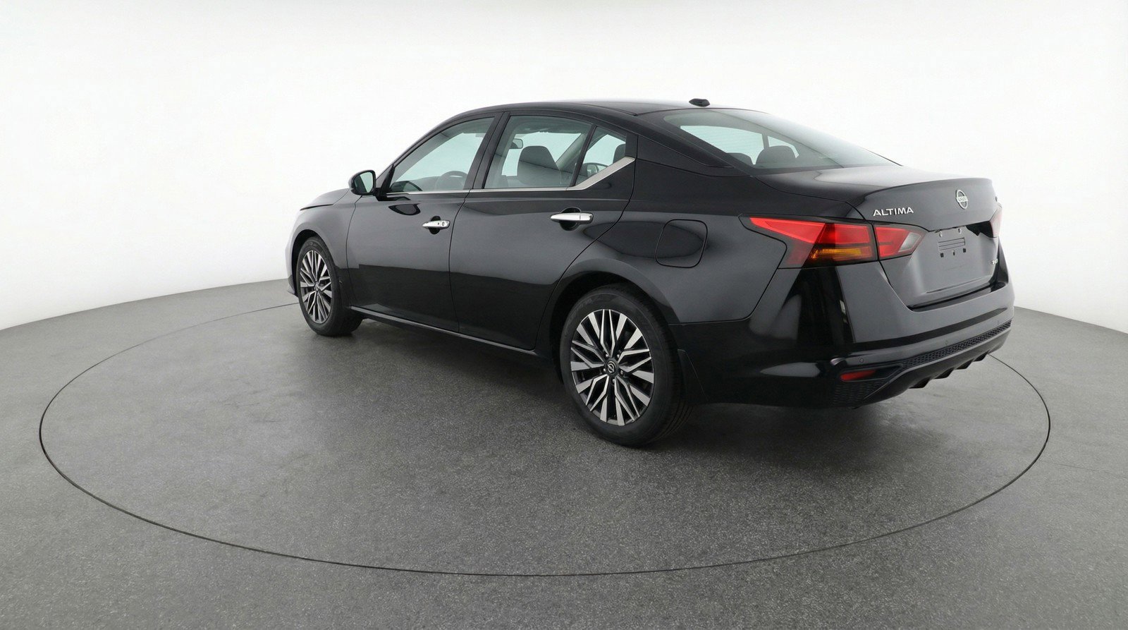 Used 2025 Nissan Altima 2.5 SV image 6