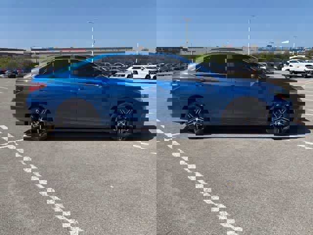 Used 2016 Toyota Camry SE image 6