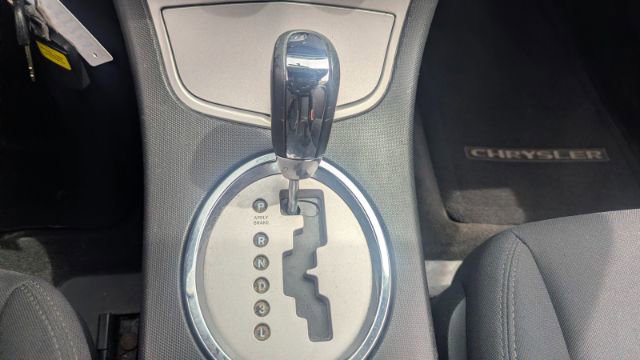 Used 2010 Chrysler Sebring Touring FWD image 32