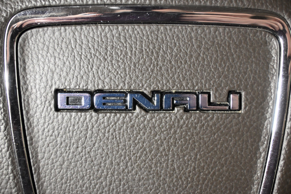 Used 2019 GMC Yukon Denali w/ Denali Ultimate Package AWD/4WD image 38