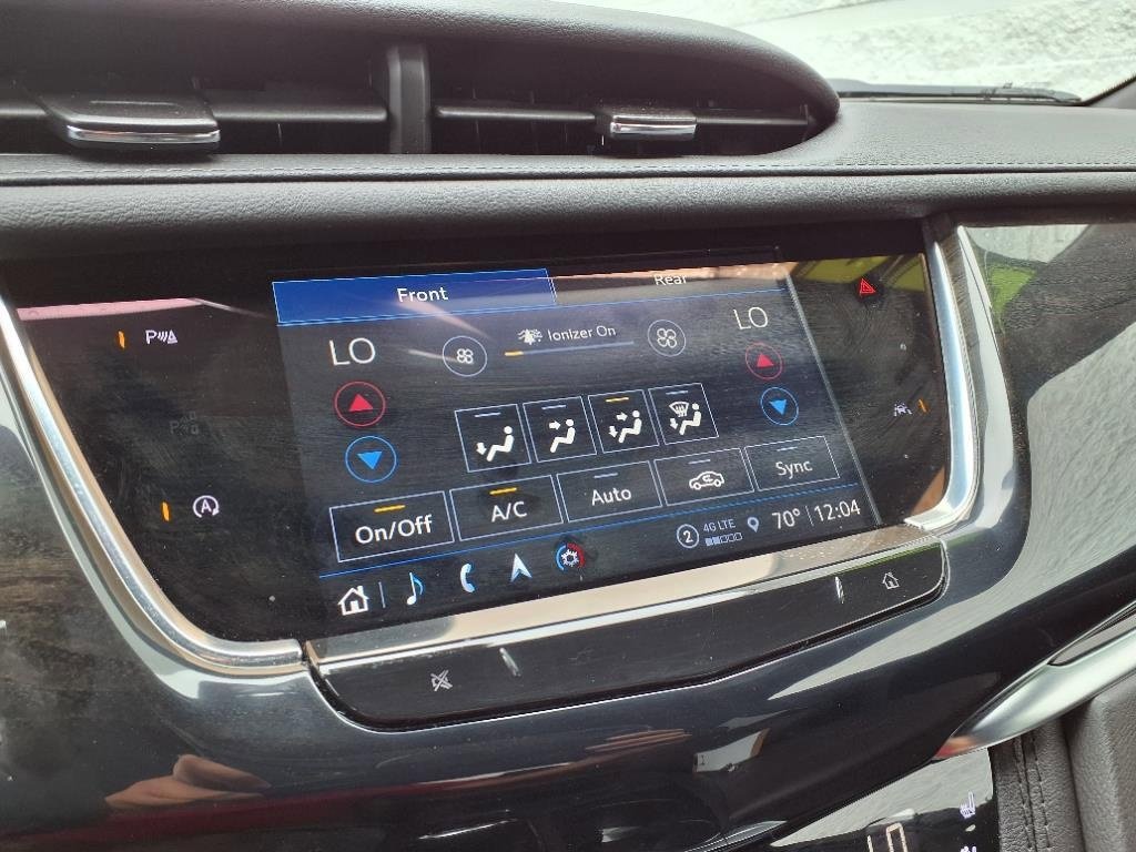 Used 2024 Cadillac XT6 Premium Luxury image 21