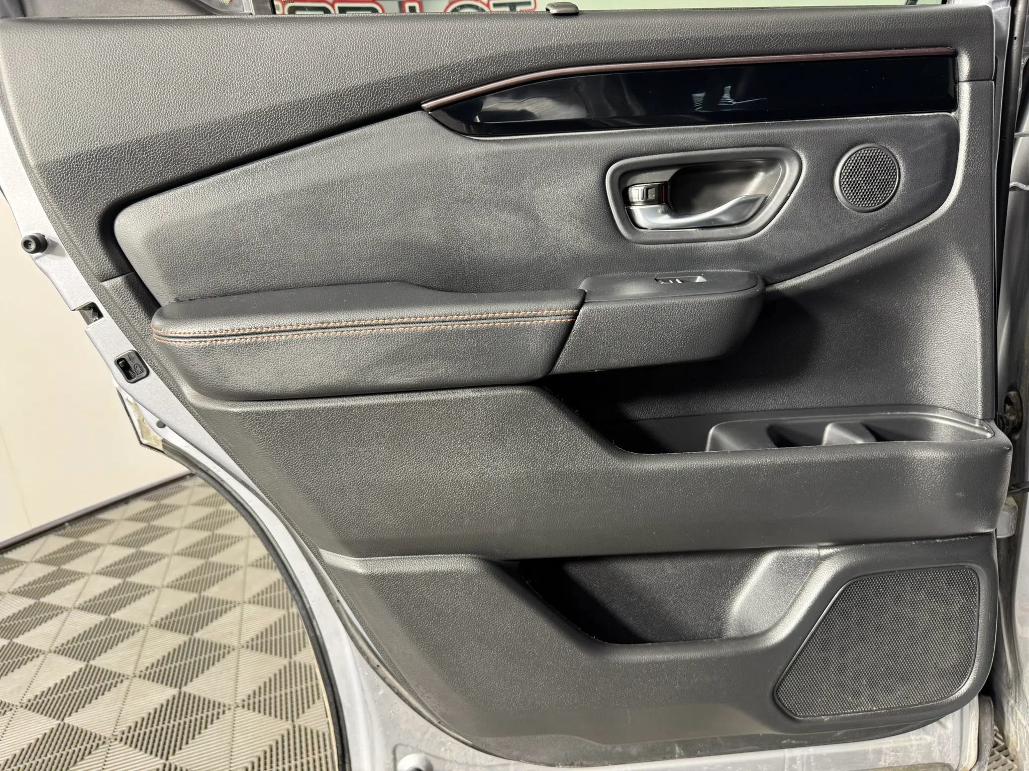 Used 2025 Honda Pilot TrailSport image 48