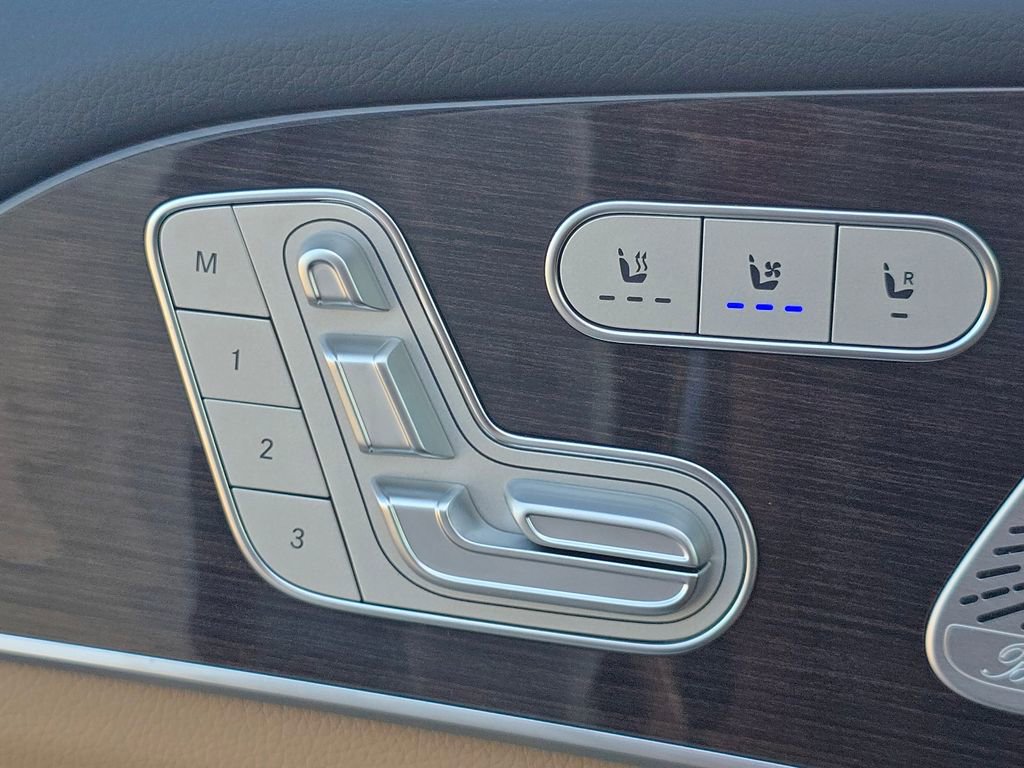 New 2026 Mercedes-Benz GLS 450 4MATIC image 6