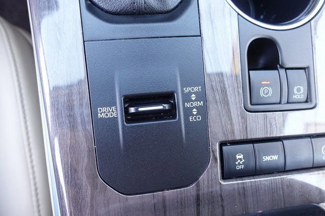 Used 2022 Toyota Highlander Limited image 24