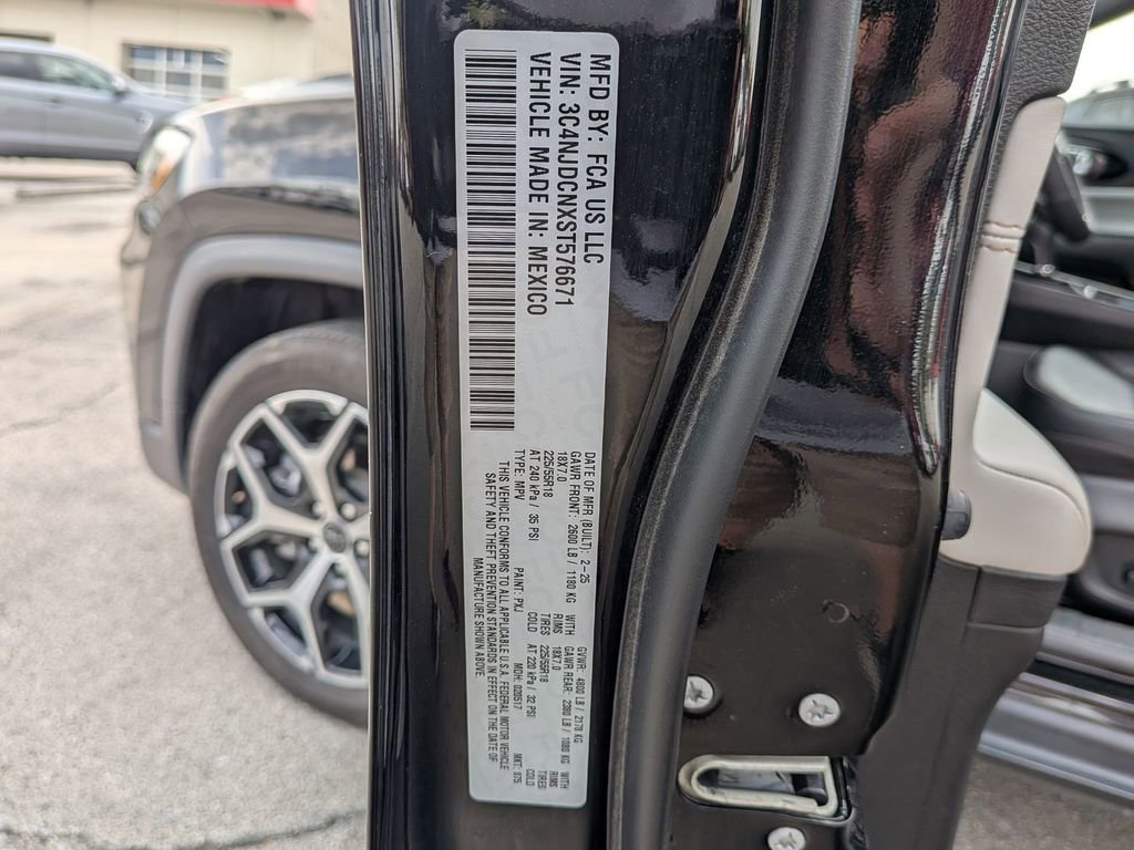 Used 2025 Jeep Compass Limited image 33